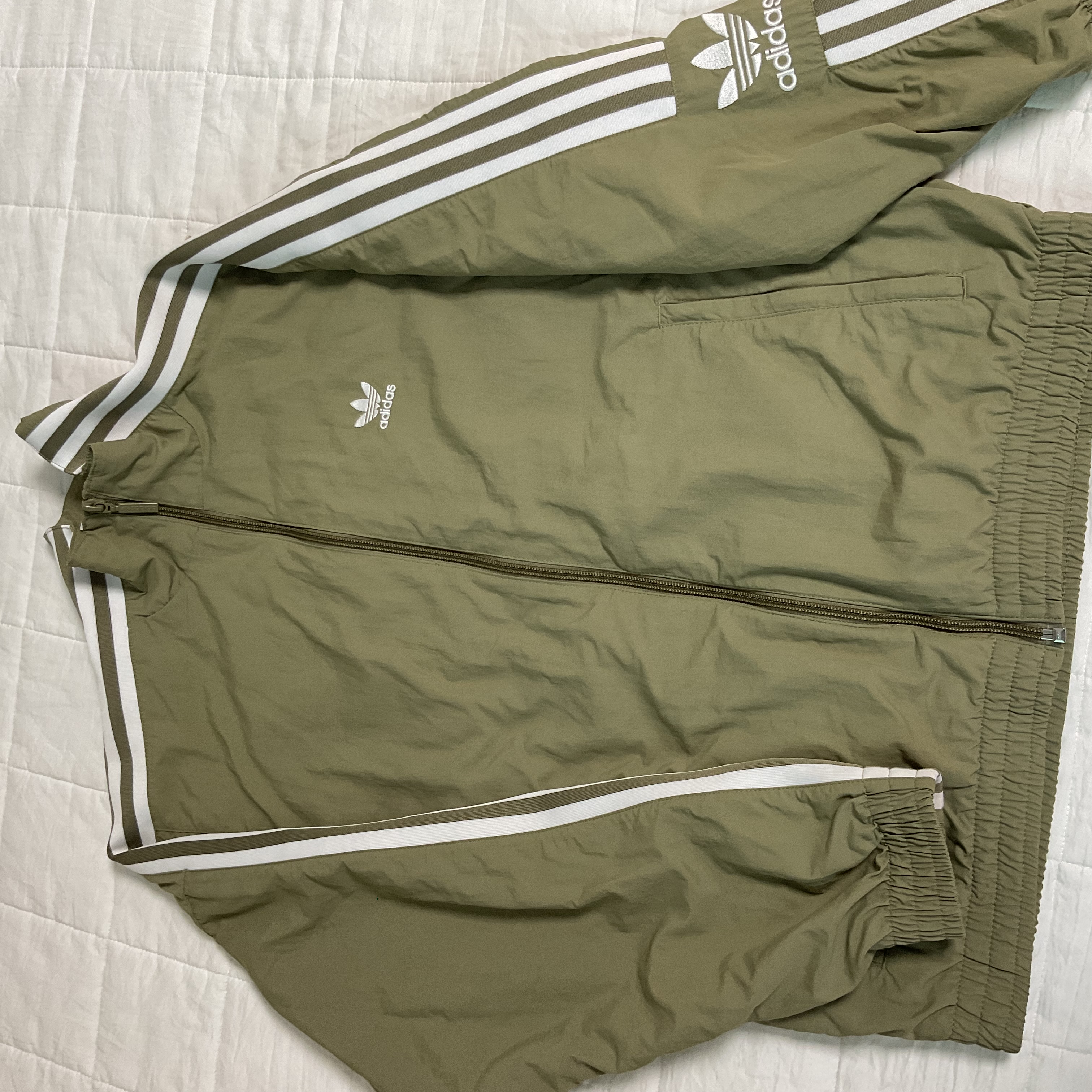 아디다스 카키 트랙 자켓